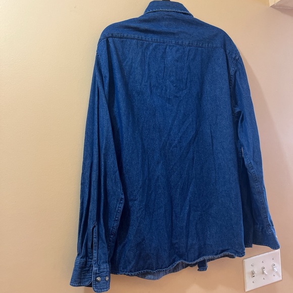 Wrangler button down shirt - Picture 2 of 4